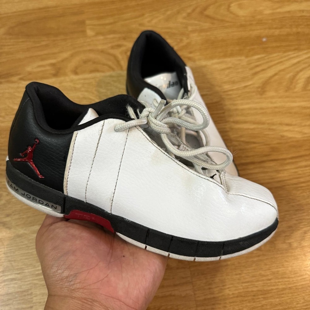NIKE AIR JORDAN TE 2 LOW BASKETBALL SHOES